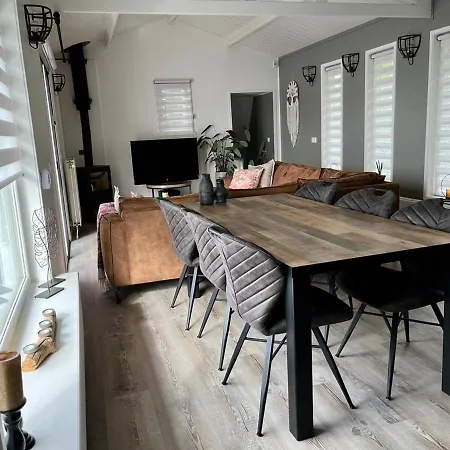 Comfortabele Woonark Met Binnen En Buiten Haard En Bbq! * Nederhemert